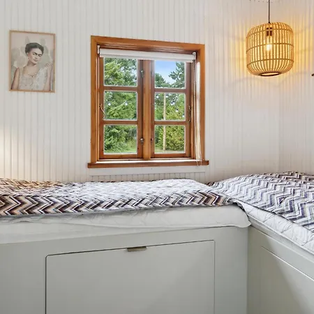 Dom wakacyjny 3 Bedroom Stunning In Vaeggerlose Bøtø By